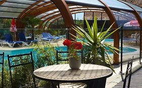 Camping Pommiers Des Trois Pays 4*